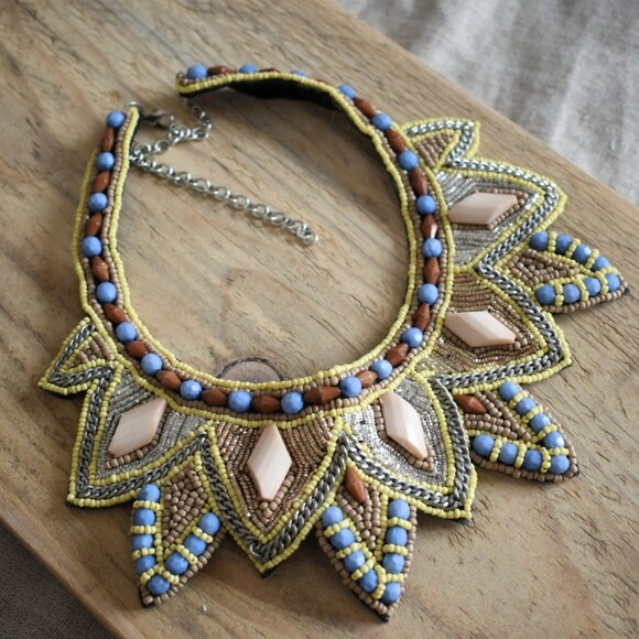 Esquisite Bead Embroidery Bib Statement Necklace - Picture 1 of 3